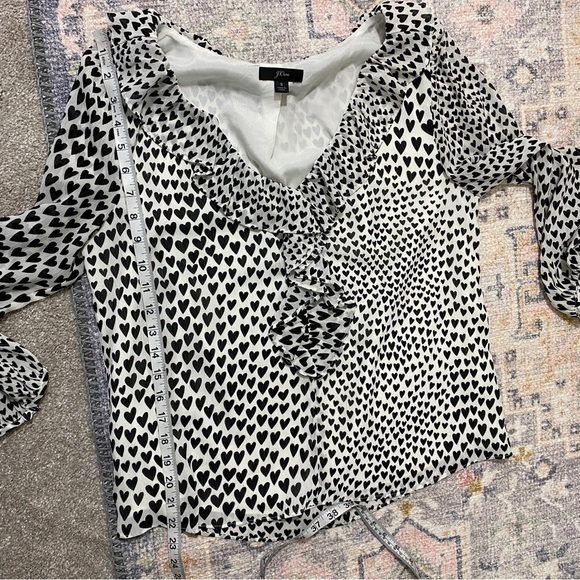 J. Crew Small Allover Heart Print Ruffle Front White Black‎ Blouse Top - Picture 10 of 10